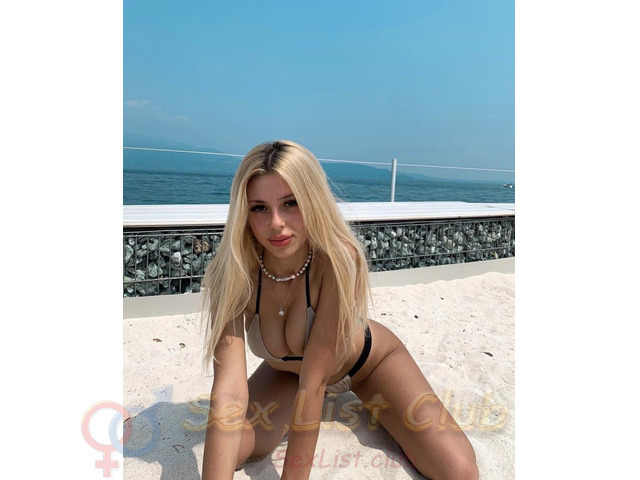 Hermosa joven rubia espanola sexy dulce