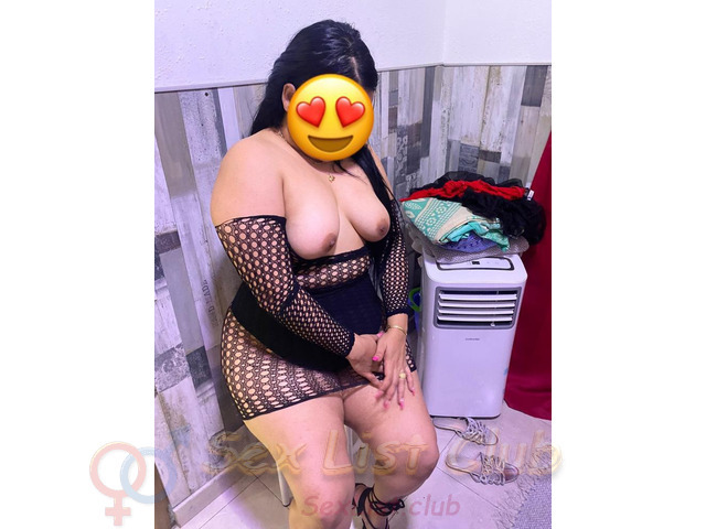 Puta latina cachonda  facial jugueto fiesta